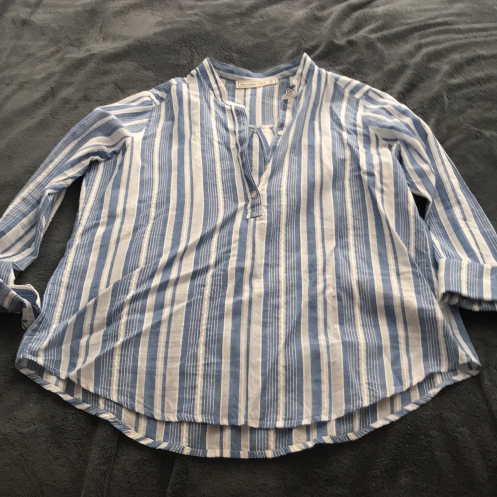 Abercrombie and Fitch top
